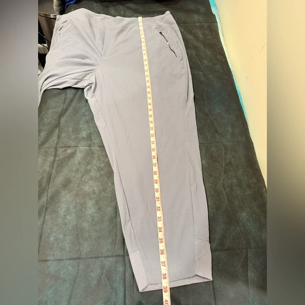 🔥Athleta Women’s Gray Pants size 22 Plus Like New🔥